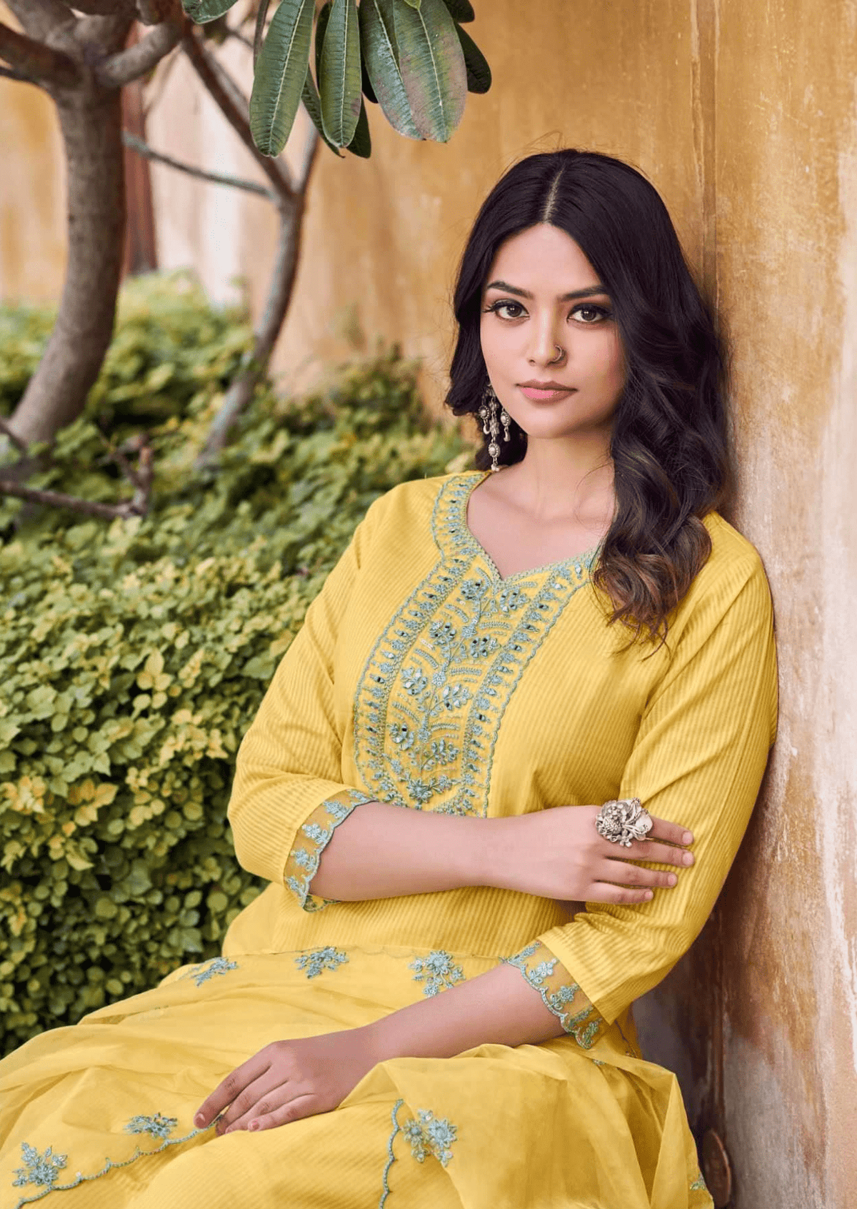 Sunshine Dramaaa Embroidered Glow Kurti Set